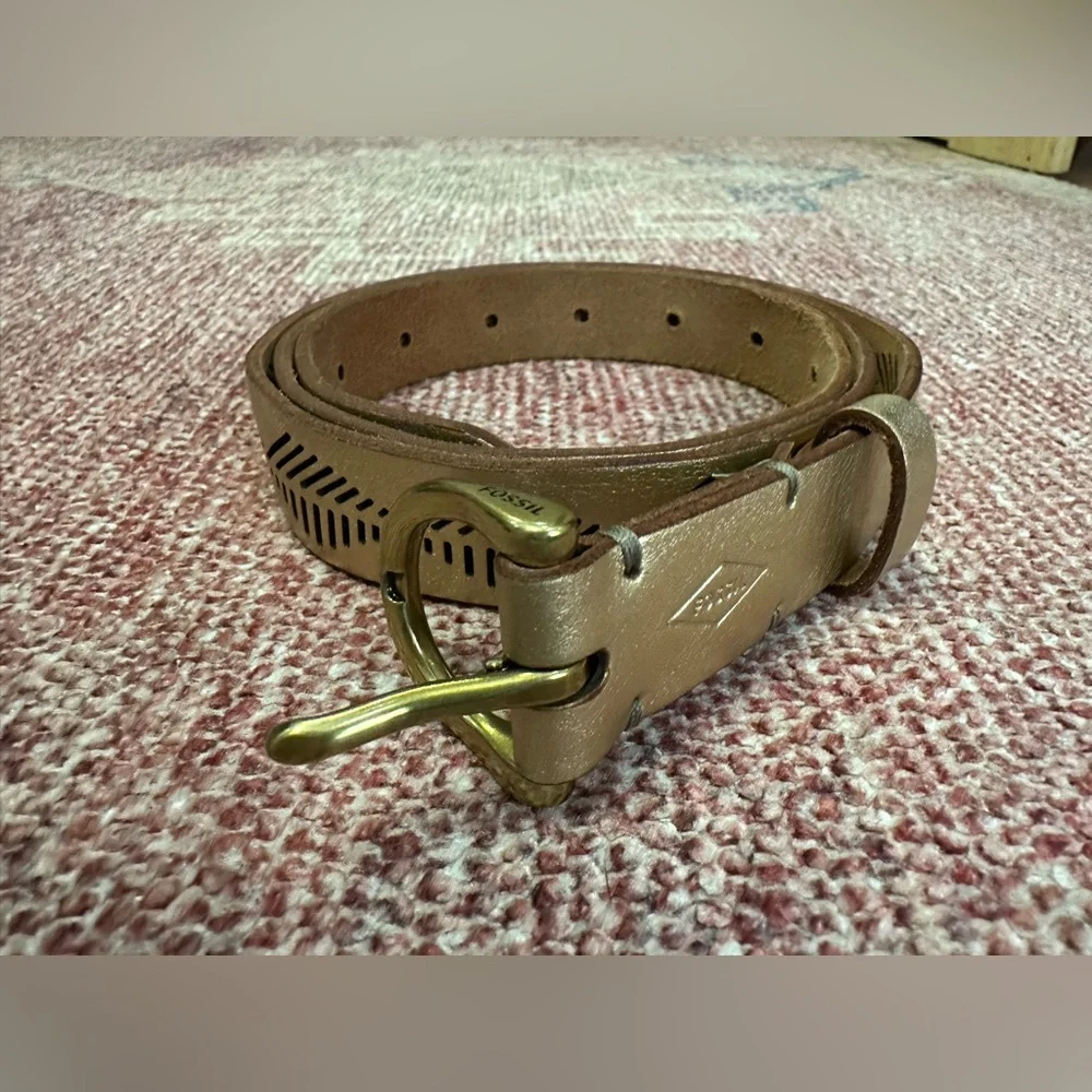 Fossil gold leather belt with gold buckle large like New
